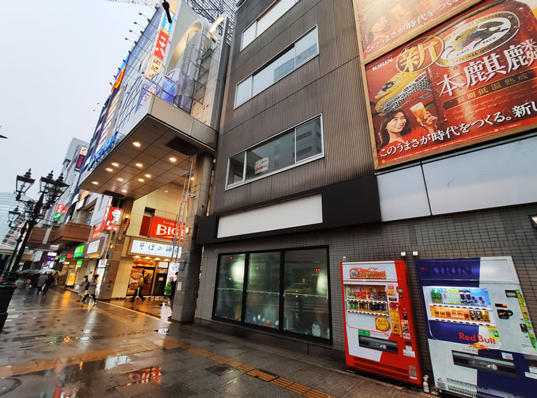 【新店】アーケードの入り口、そばの神田の反対側にある建物にオープンする店舗が決まりました！