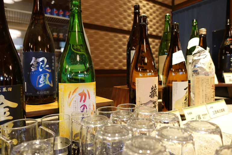 各種日本酒もずらり!