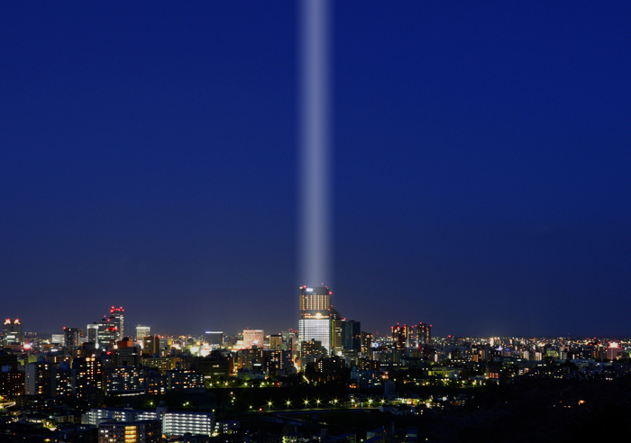3月11日、仙台トラストシティにて未来への希望を込めて「3.11希望の光」と題したライトアップが行われるみたい。