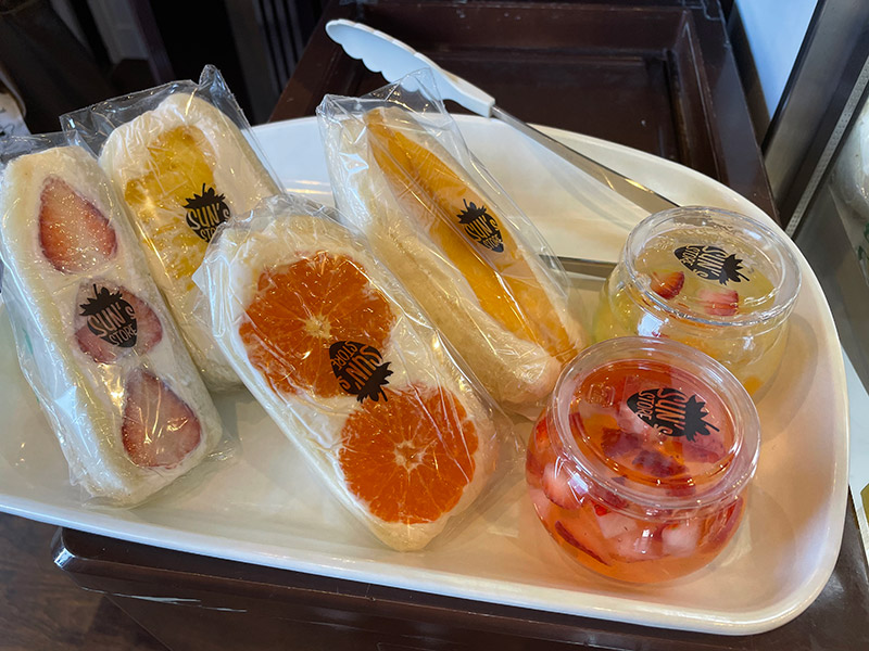 ケルツのフルーツサンドが5月5日～11日まで、仙台三越で宮崎県産の最高級マンゴー「太陽のタマゴ」を使用したプレミアムフルーツサンドを販売するみたいです！