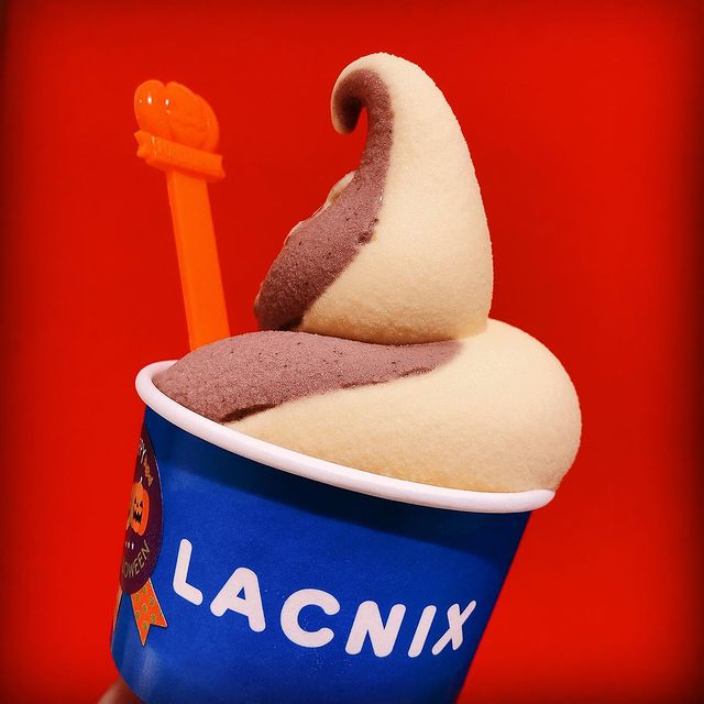 フォーラスのソフトクリーム店『LACNIX』でハロウィン限定「謎ソフトクリーム」を提供しているみたい！