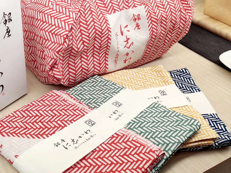 銀座に志かわのオリジナル風呂敷